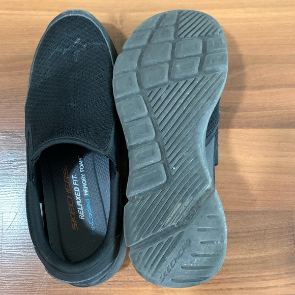 Sketchers walking shoes - Picture 4 of 6